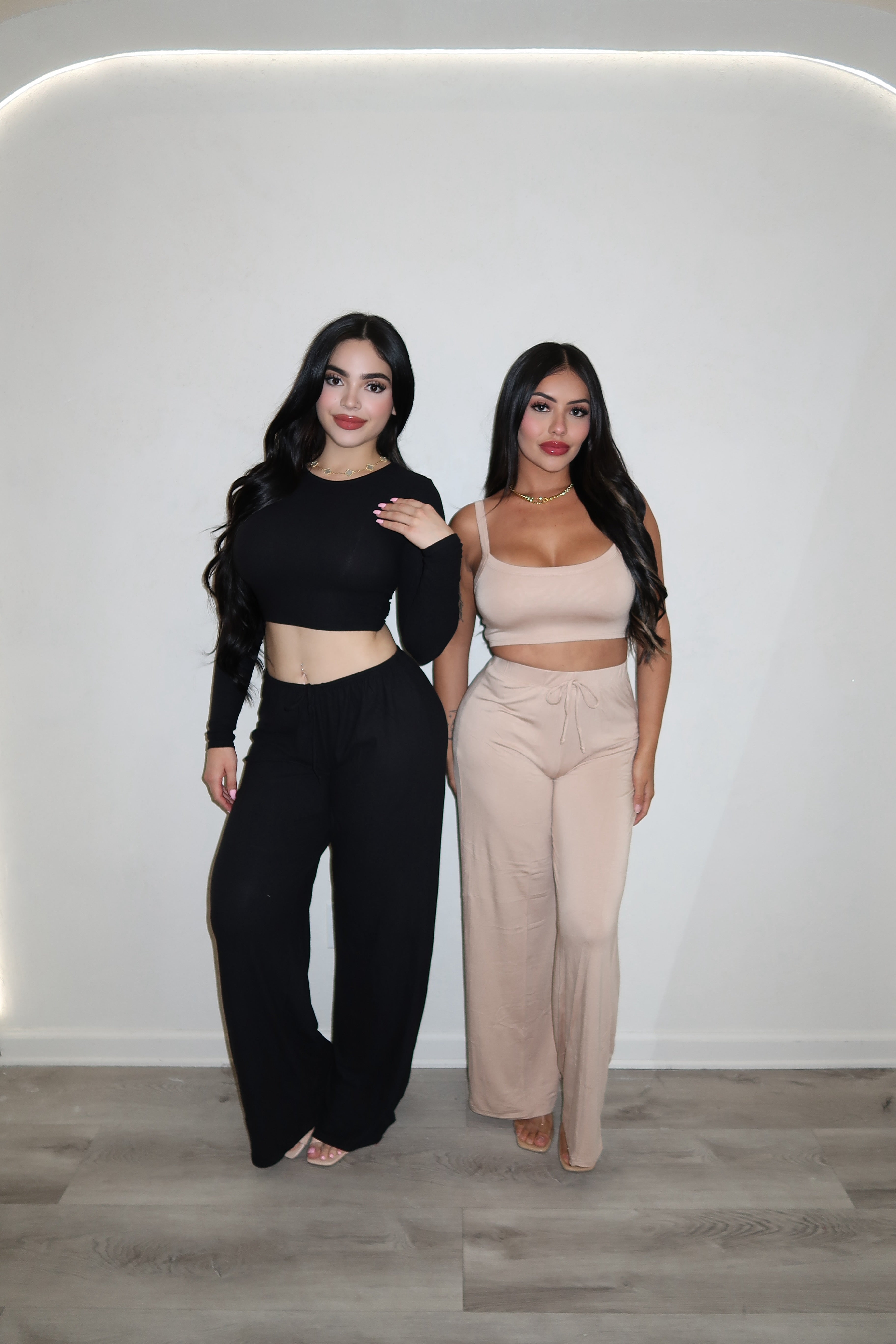 Long sleeve cropped top and wide leg pants set (black) ST3932