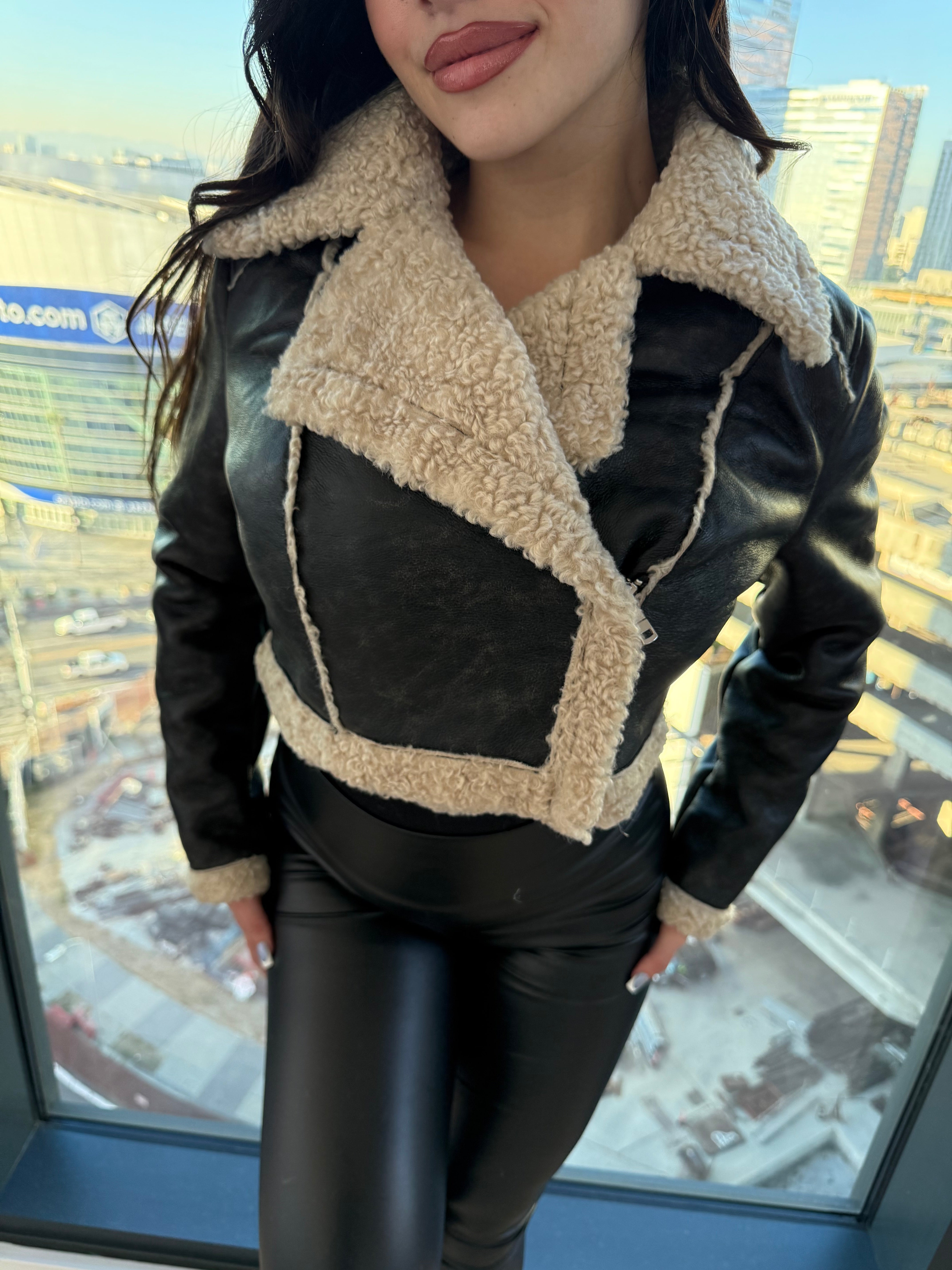 Betsy crop leather jacket (black )