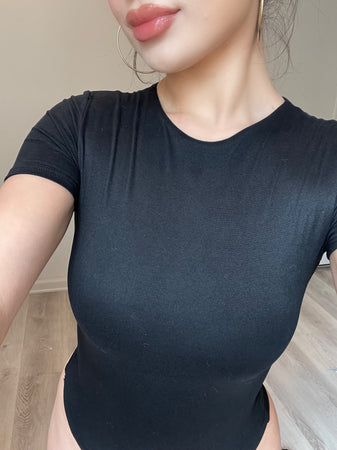 Short sleeve neck bodysuit (black) 5624